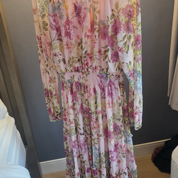 Women's Pink Floral Midi Dress with Long Sheer Sleeves - Picture 5 of 7